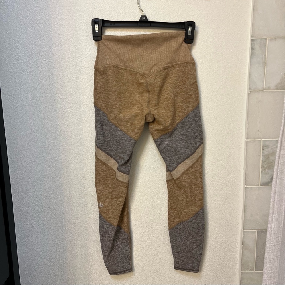 Alo Yoga 7/8 High-Waist Alosoft Sheila Legging - Picture 6 of 9